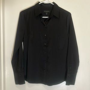 Banana Republic womens Satin Classic Fit blouse black color XS EUC
